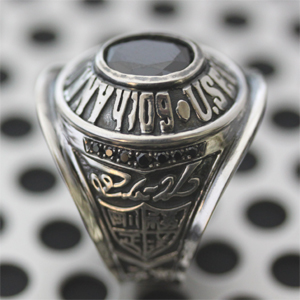 還暦お祝いのメモリアル・カレッジリング