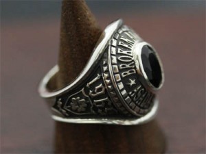 つばめモチーフのカレッジリング