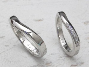 V字記念日マリッジリング2