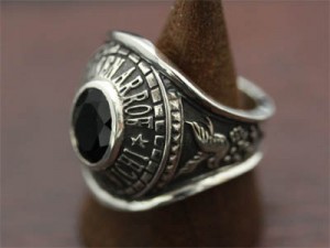 つばめモチーフのカレッジリング