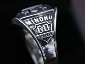 蹄鉄スクエアカレッジリング4